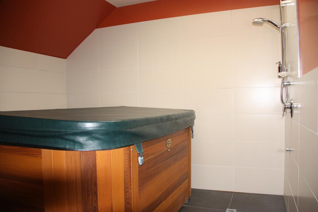Dock Bay Lodge Te Anau Exterior photo