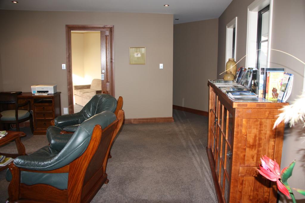 Dock Bay Lodge Te Anau Exterior photo