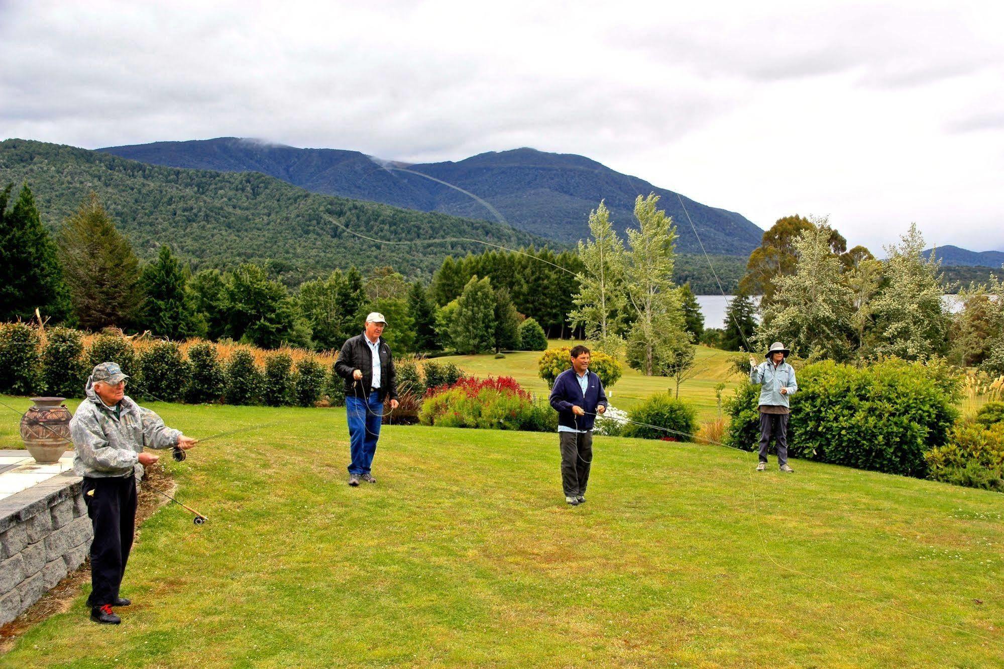 Dock Bay Lodge Te Anau Exterior photo